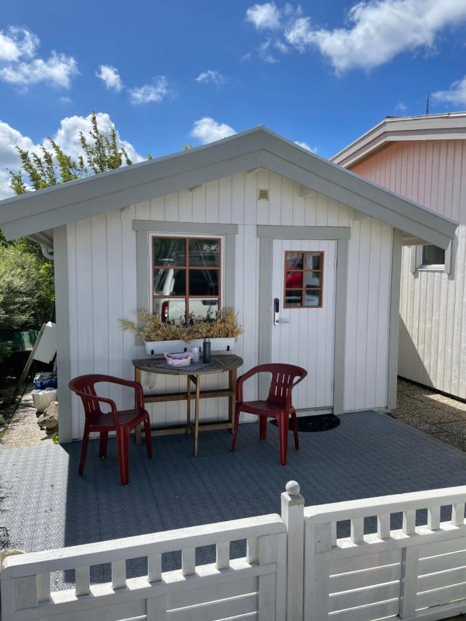 Mysigt Och Centralt Strömstad Exteriér fotografie