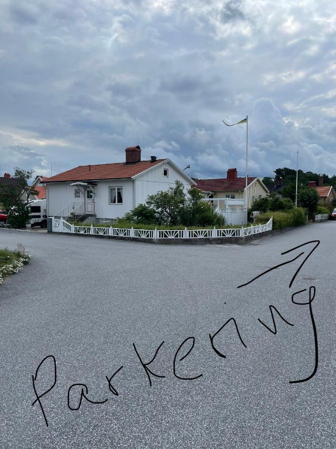 Mysigt Och Centralt Strömstad Exteriér fotografie